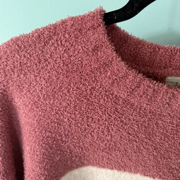 T S Soft Cozy Striped Colorblock Sweater Size Large - Picture 3 of 9